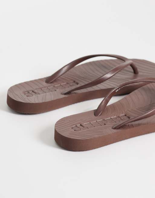 SLEEPERS - Smaltoelopende teenslippers in bruin, 3 van 4