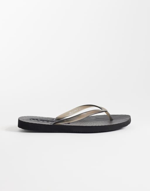 SLEEPERS - Smaltoelopende teenslippers in zwart transparant, 3 van 4