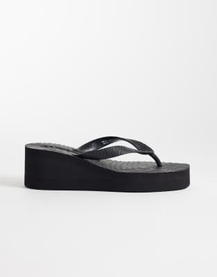 Zehenstegsandalen in Schwarz mit hoher Plateausohle Schwarz 36
