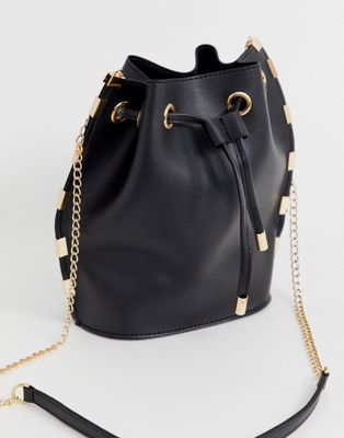 Slouch bucketbag-taske med metaldetaljer fra Yoki-Sort