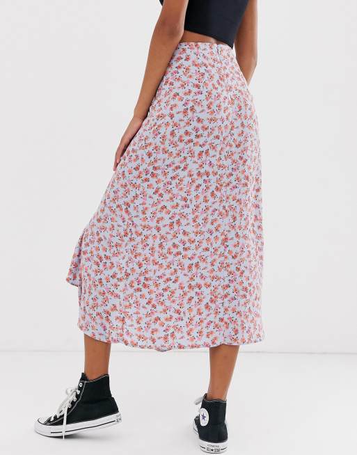 Småprintet blomstret nederdel med flæser fra New Look, 2 af 4