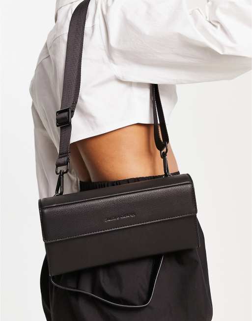 Smith & Canova – Flache Schultertasche in Schwarz aus Leder