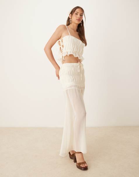 SNDYS – Biały zestaw z marszczeniami: top na ramiączkach z wiązaniem z boku i spódnica maxi - view 1