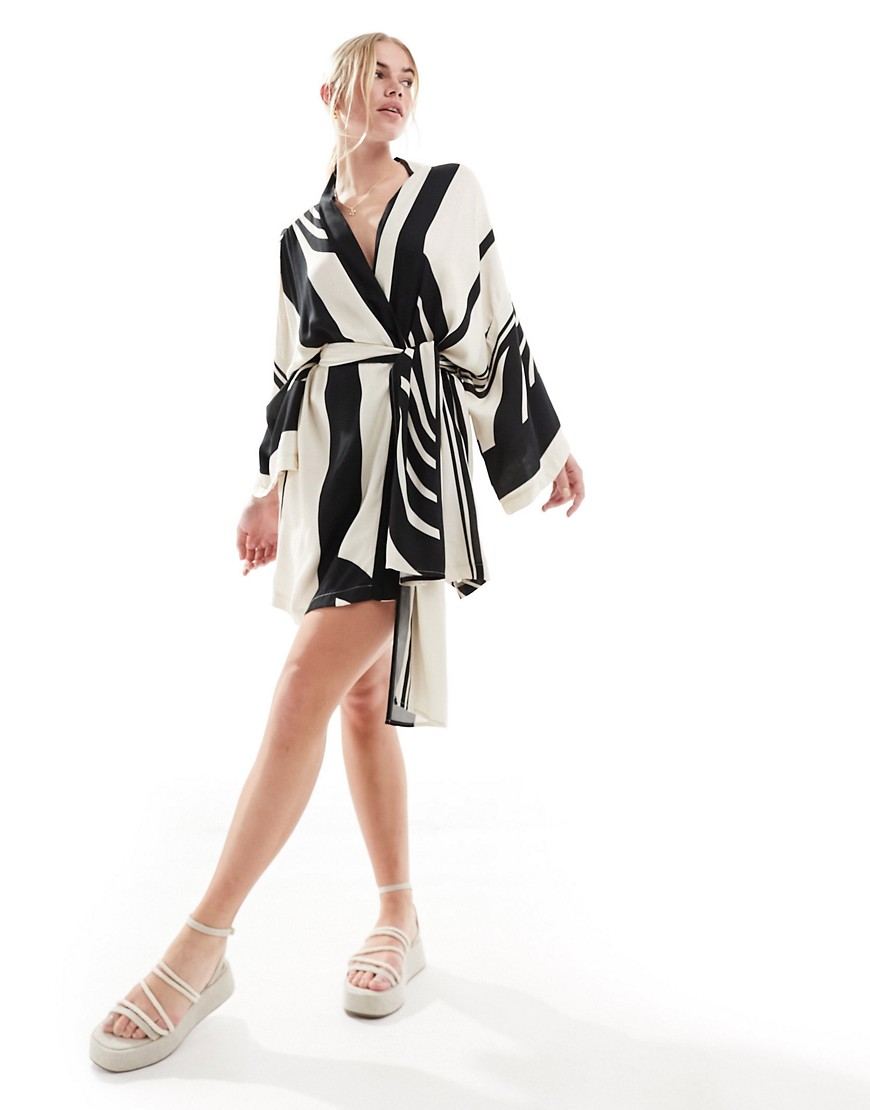 SNDYS contrast stripe belted wide sleeve dress in black and white-Multi
