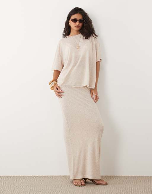 SNDYS - Coordinato con T-shirt con spalle scese e gonna in maglia fine color crema mélange