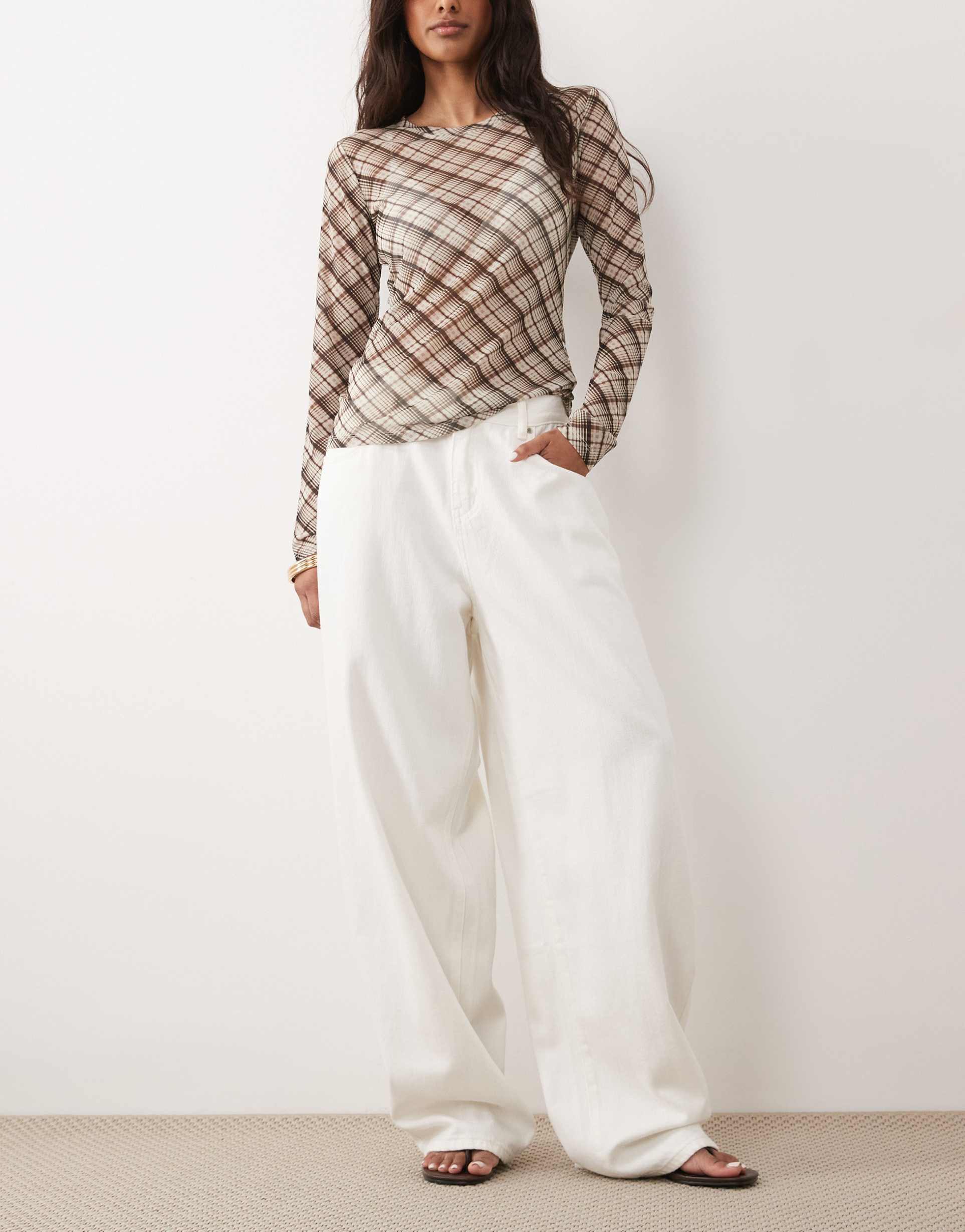 sndys cotton lightweight slouch balloon leg jeans in white