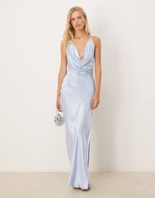 SNDYS - Exklusives Satin-Maxikleid in Blau mit Wasserfallausschnitt, Seitenschlitz und Rückenausschnitt mit Riemchen