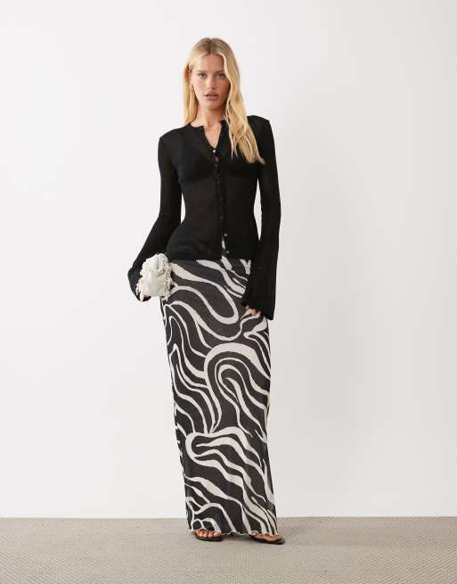 SNDYS fine knit button through flare sleeve cardigan top in black, 2 of 4