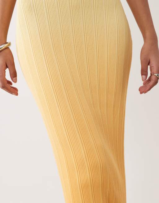 SNDYS – Gul, ombrefärgad, ribbstickad, ärmlös bodycon-klänning i maxilängd med djup halsringning, 2 av 4
