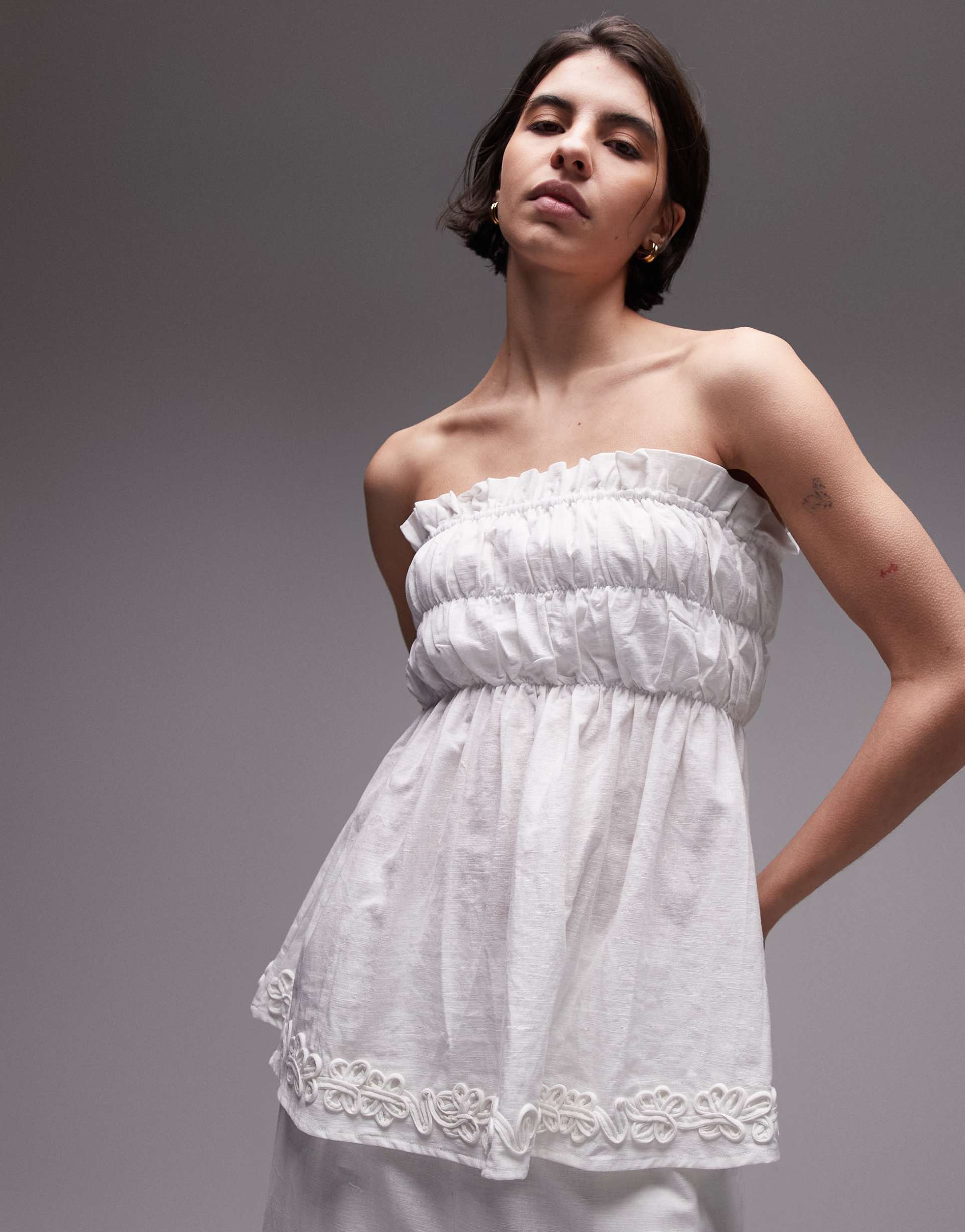 sndys linen blend ruched bandeau longline flower applique top in white - part of a set