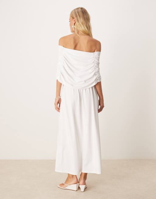SNDYS - Maxi-jurk met bandeau halslijn, gedrapeerde schouders en verlaagde taille in wit, 2 van 4