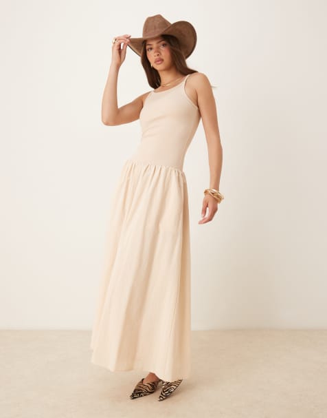 SNDYS – Maxi-Trägerkleid in Cremeweiß mit tief angesetzter Taille - view 1