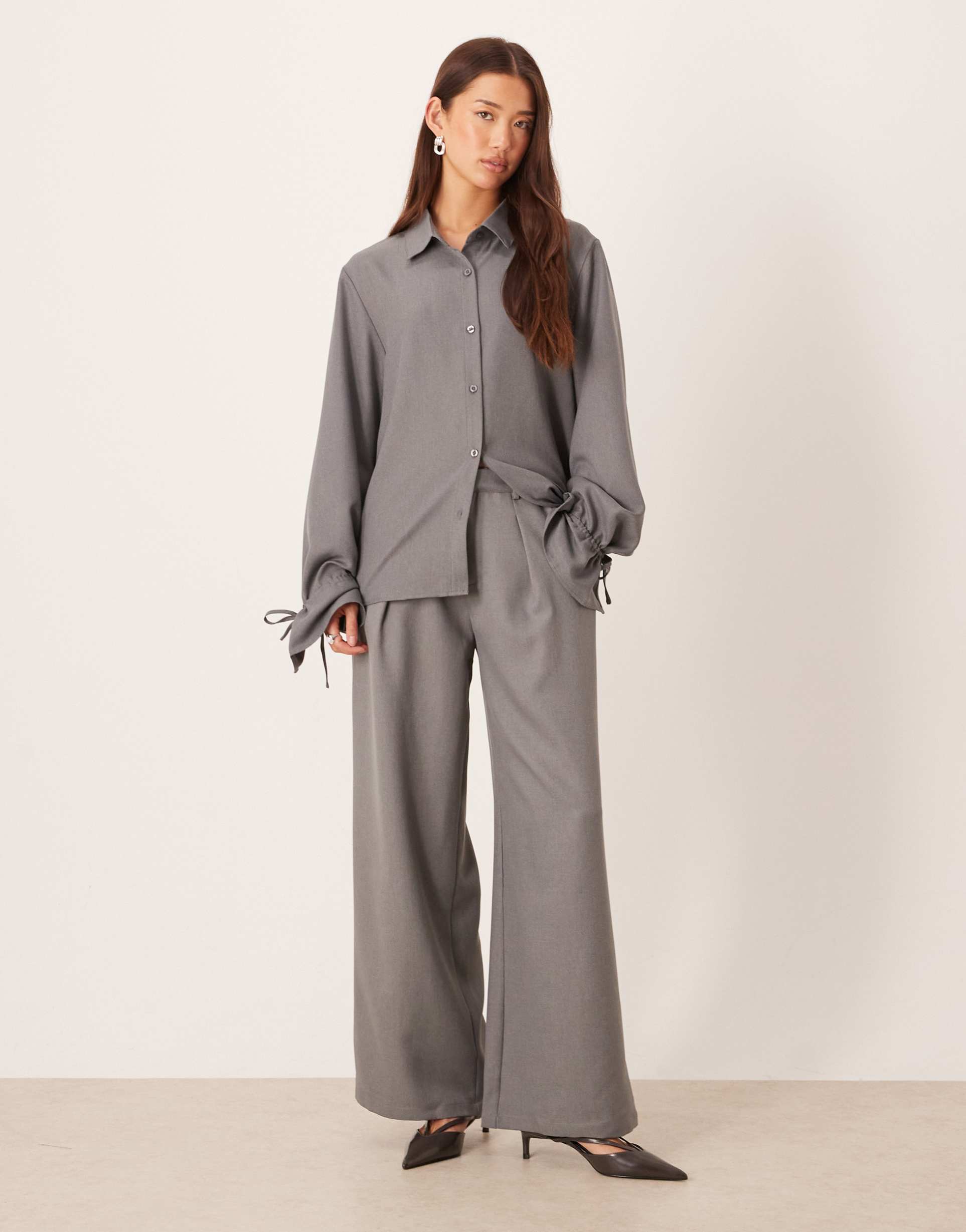sndys pleat front tailored pants in gray - part of a set
