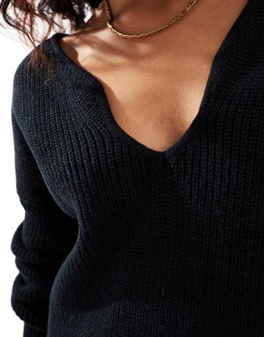 SNDYS premium cotton sweetheart plunge neck jumper in black, 3 of 4
