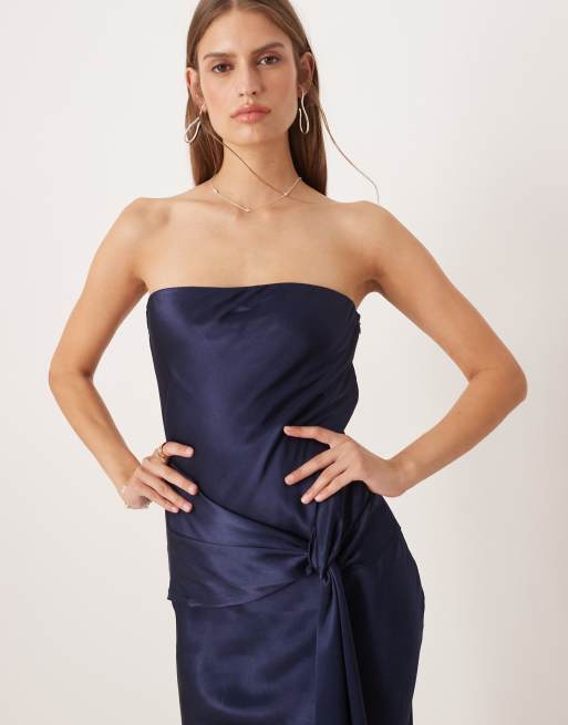 SNDYS - Robe bandeau longue en satin avec liens croisés - Bleu marine, 2 de 4