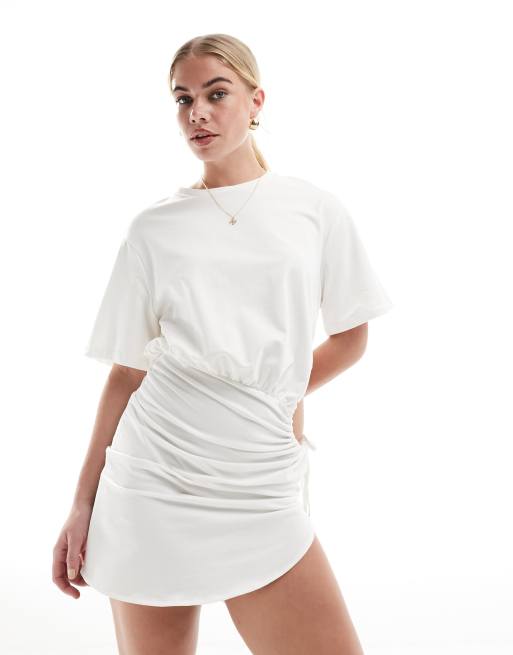 SNDYS - Robe courte à manches courtes avec découpe et fronces sur le côté - Blanc