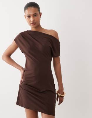 SNDYS - Robe courte froncée à épaule asymétrique - Chocolat-Brown