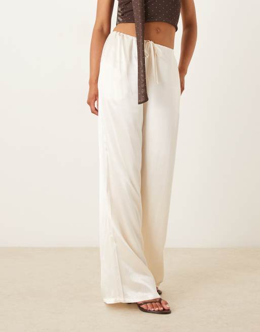 SNDYS satin drawstring wide leg trouser in cream, 4 of 5