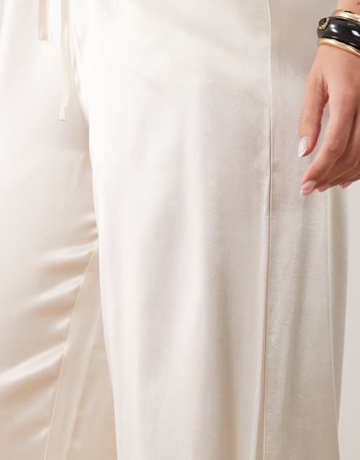 SNDYS satin drawstring wide leg trouser in cream, 3 of 5