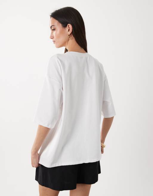 SNDYS - T-shirt oversize bianca con ricamo floreale giallo, 4 di 4