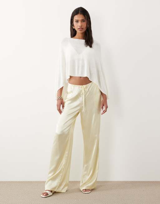 SNDYS - Top blanco hueso estilo poncho con escote Bardot de punto, 2 de 4