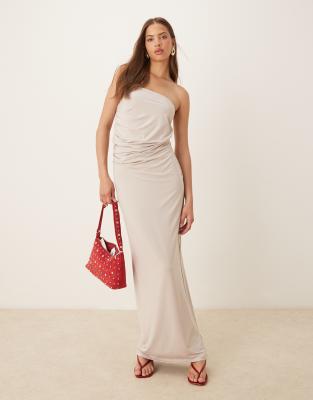 SNDYS - Trägerloses Maxikleid in Steinbeige mit geraffter Seite-Neutral