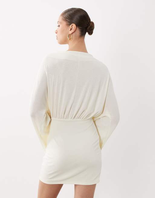 SNDYS - Vestito corto premium in jersey bianco sporco con scollo ad anello profondo e maniche svasate, 4 di 4
