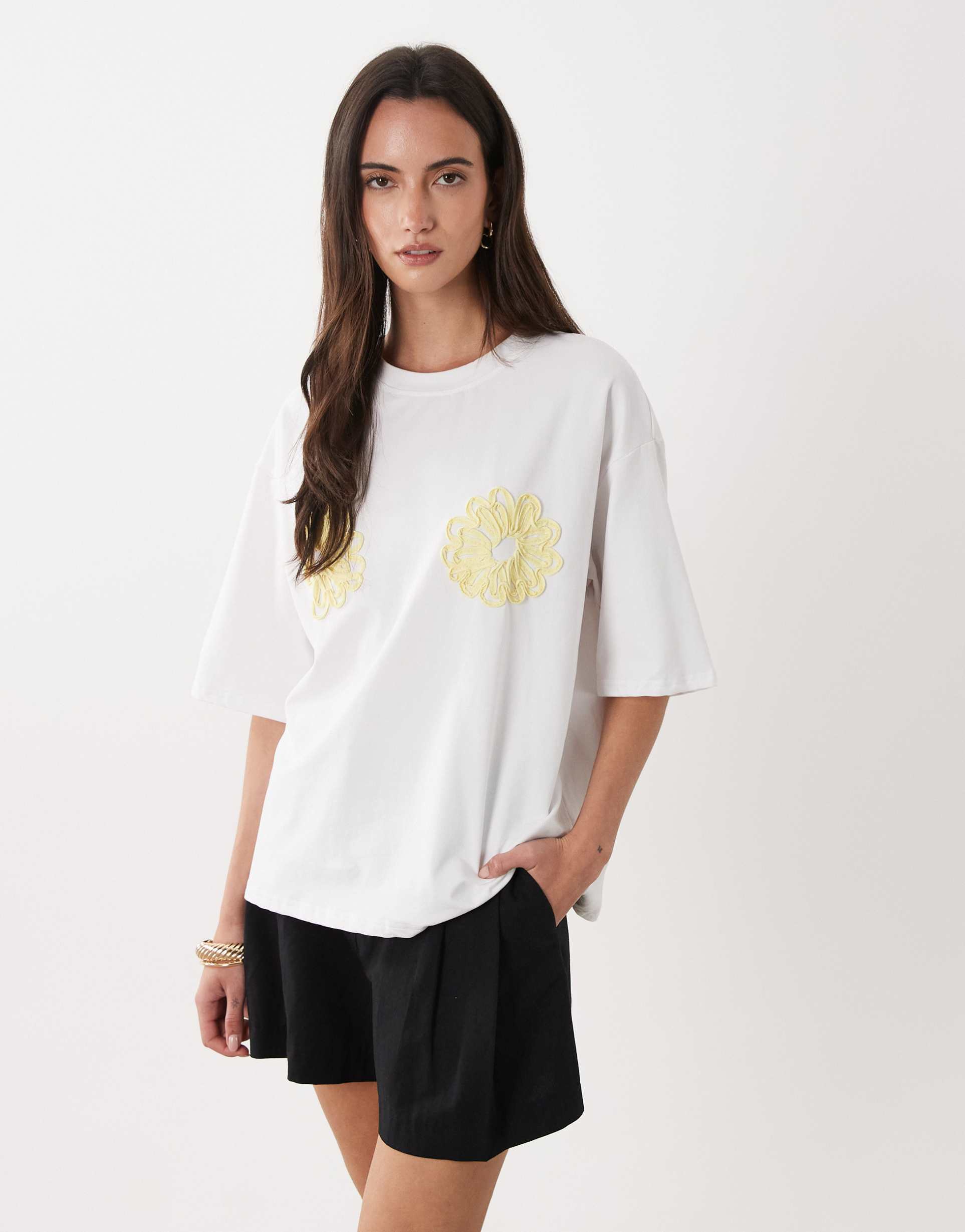 sndys yellow floral embroidered oversized t-shirt in white