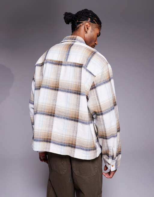 Sobrecamisa beis a cuadros de corte cuadrado de ASOS DESIGN, 3 de 5