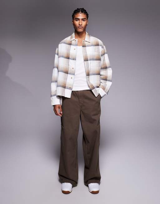 Sobrecamisa beis a cuadros de corte cuadrado de ASOS DESIGN, 5 de 5