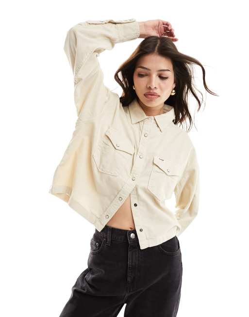 Sobrecamisa color crema de corte cuadrado de pana de Wrangler