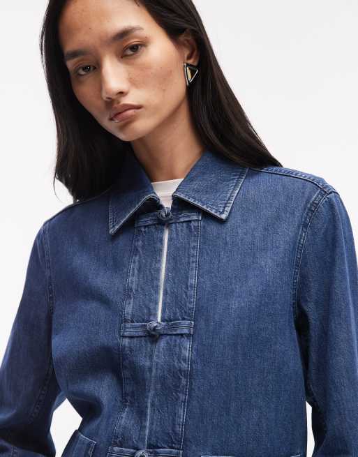 Sobrecamisa vaquera utilitaria lisa con lavado azul oscuro de ARKET , 4 de 4
