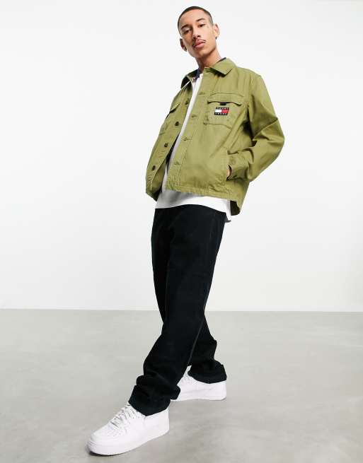 Sobrecamisa verde oliva uniforme estilo worker con estampado en la parte posterior de Tommy Jeans, 2 de 4