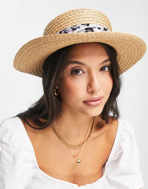 Sombrero canotier beis con ribete estampado de Boardmans