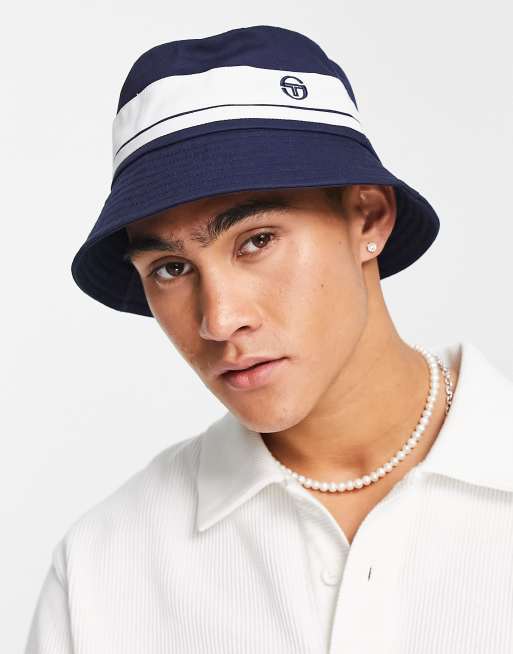 Sombrero de pescador azul marino con logo de Sergio Tacchini