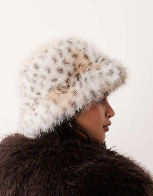 Sombrero de pescador blanco y negro con estampado de leopardo de piel sintética de Gina Tricot