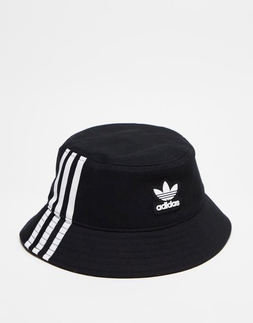 Sombrero de pescador negro con diseño de tres rayas de adidas Originals