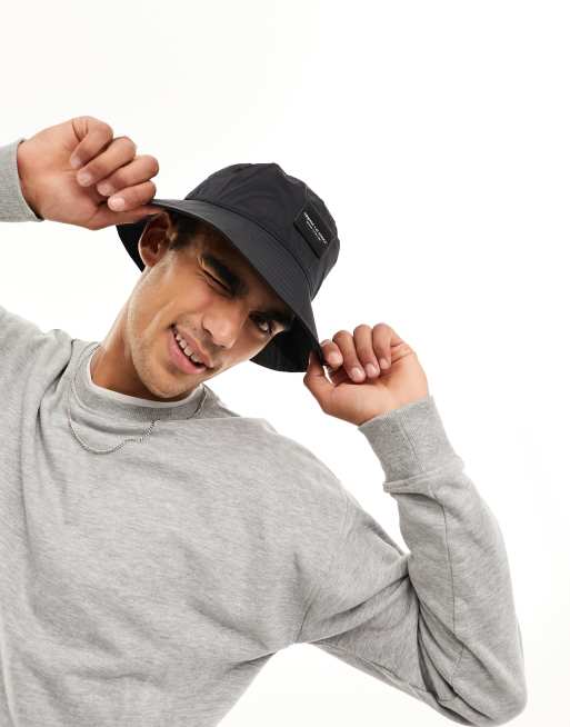 Sombrero de pescador negro con logo de Armani Exchange ASOS
