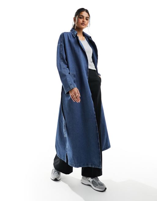 Something New – Ciemnoniebieski jeansowy trencz oversize i przedłużony stan o wydłużonym fasonie