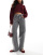 Thumbnail 1 van 5