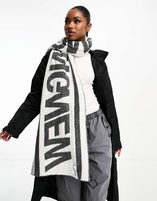 Something New x Aisha Potter – Grå, mönstrad oversize-halsduk med logga