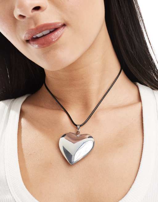 Something New X Chloe Frater - Collana in corda con cuore argentato oversize