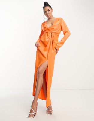 Something New X Klara Hellqvist - Oversize-Maxikleid aus Satinimitat in Sonnenuntergangs-Orange mit Zierknoten vorne und...