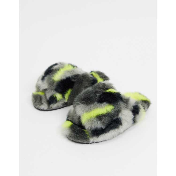 Sorel best sale fluffy slippers