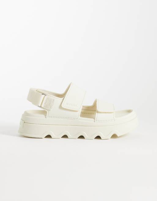 Sorel - Kinetic Sunchase - Sandali color panna con cinturino alla caviglia