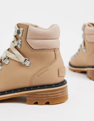 sorel hiker boots