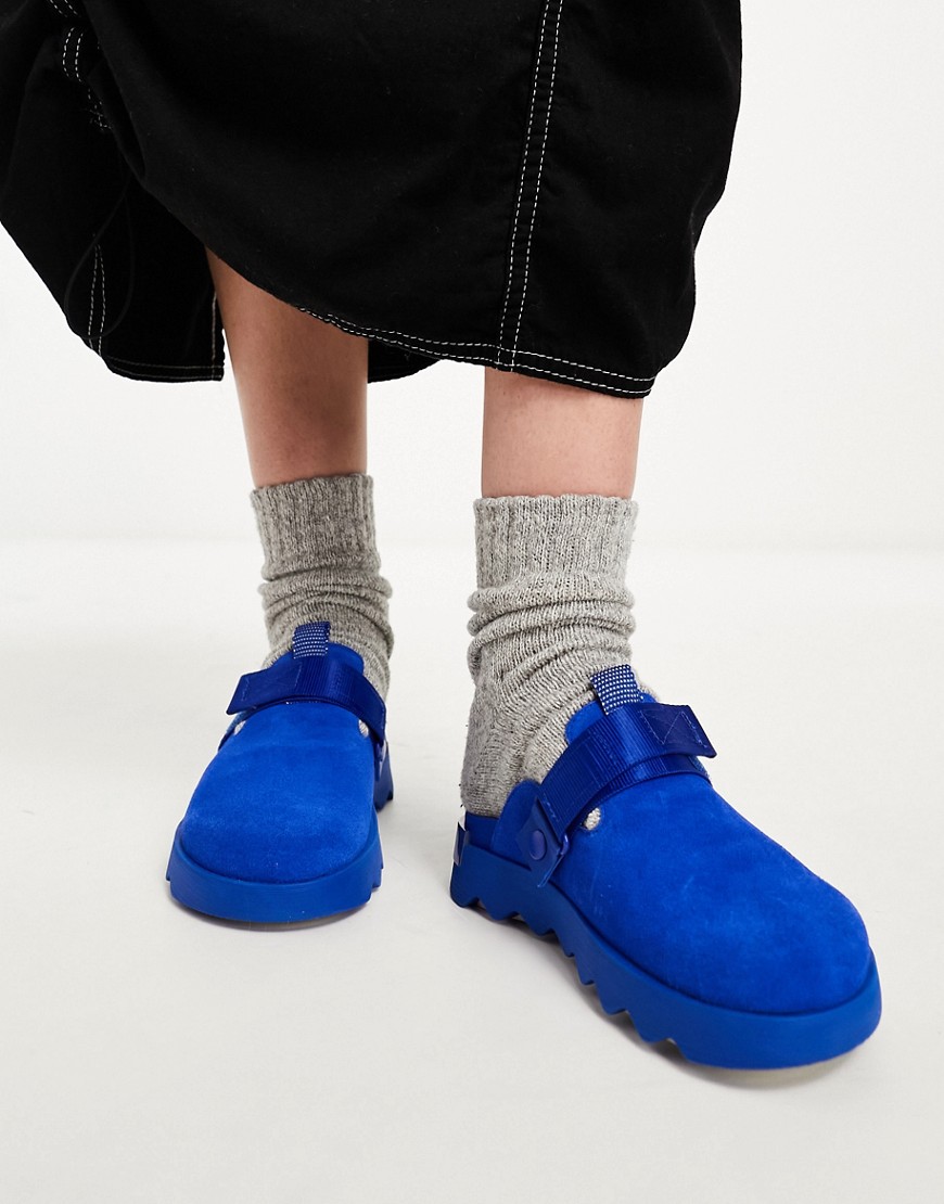 Viibe clog shoes in electric blue
