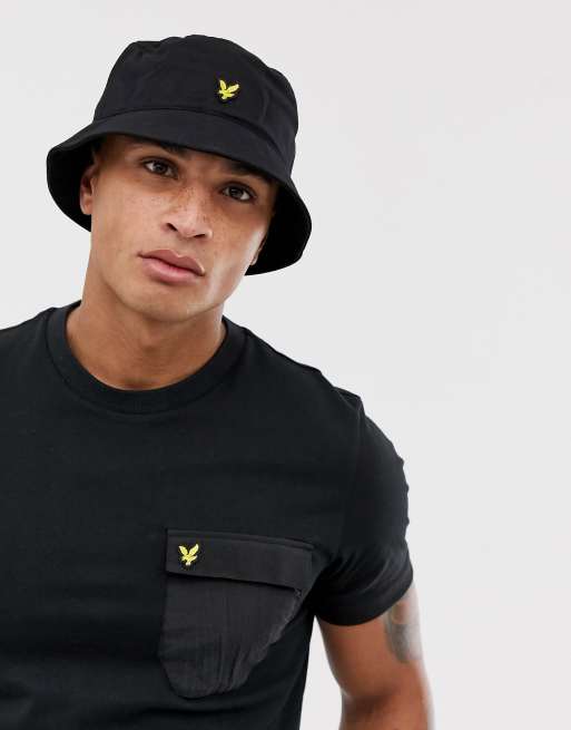 Sort bucket-hat med logo fra Lyle & Scott