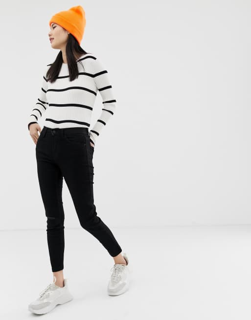 Sort cropped buks med smal pasform fra Bershka, 4 af 4