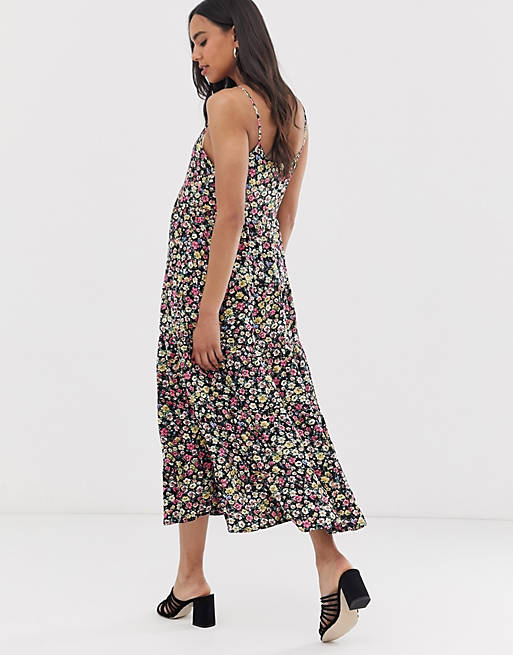 Sort kjole blomstermønster, lag og fra New Look Ventetøj | ASOS